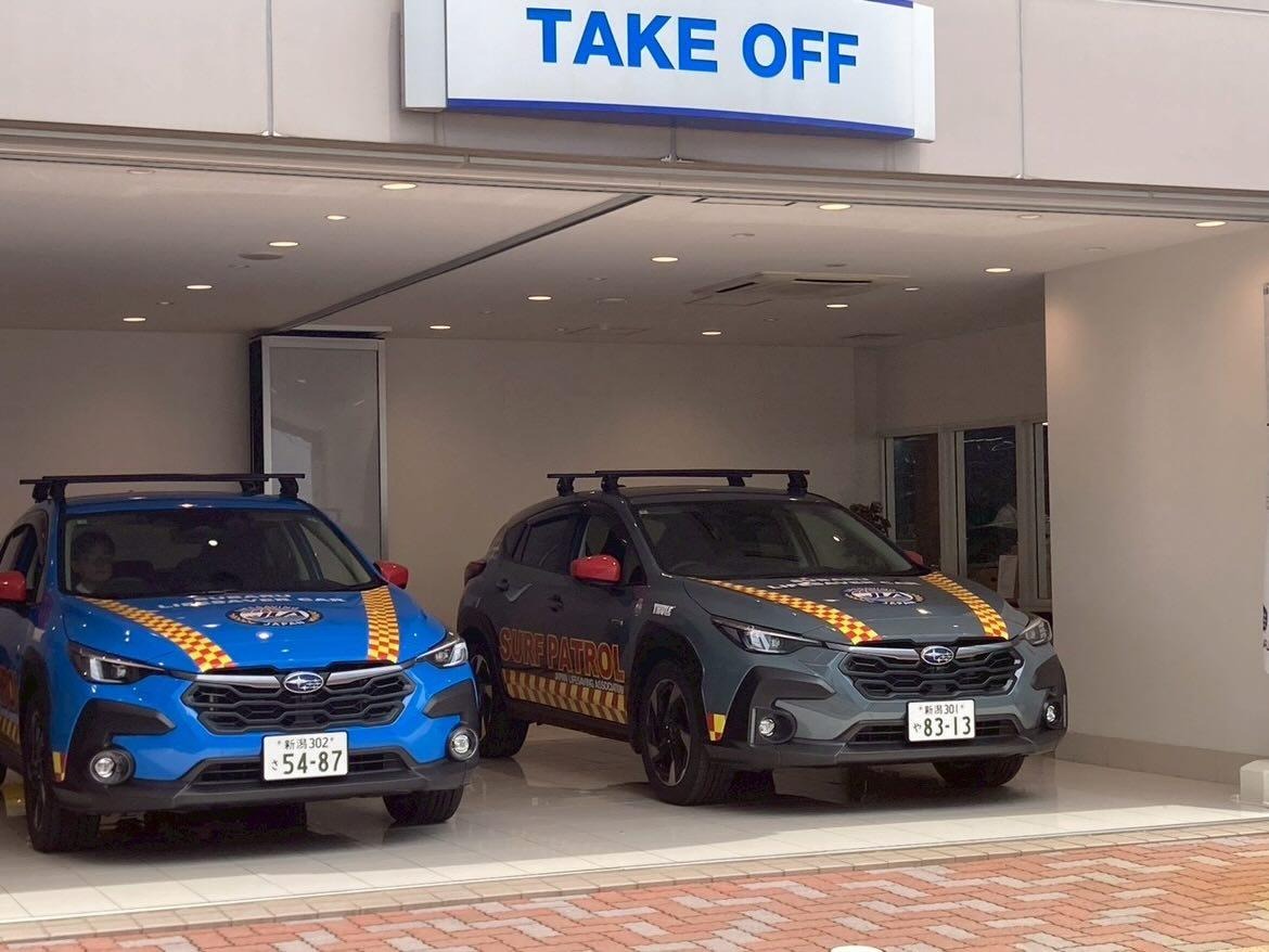 ライフセーバーカーのクロストレック2台