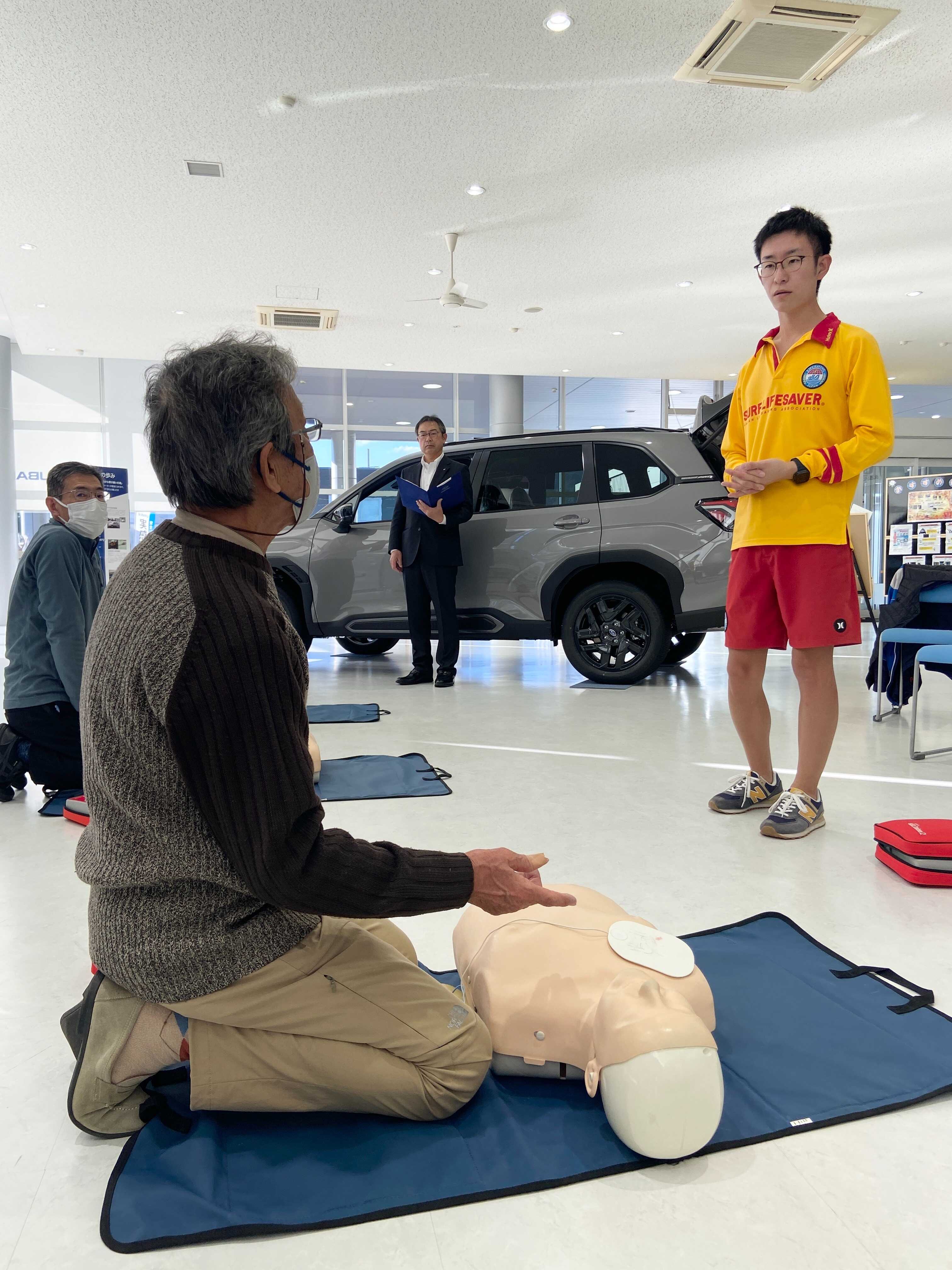 AED体験の様子