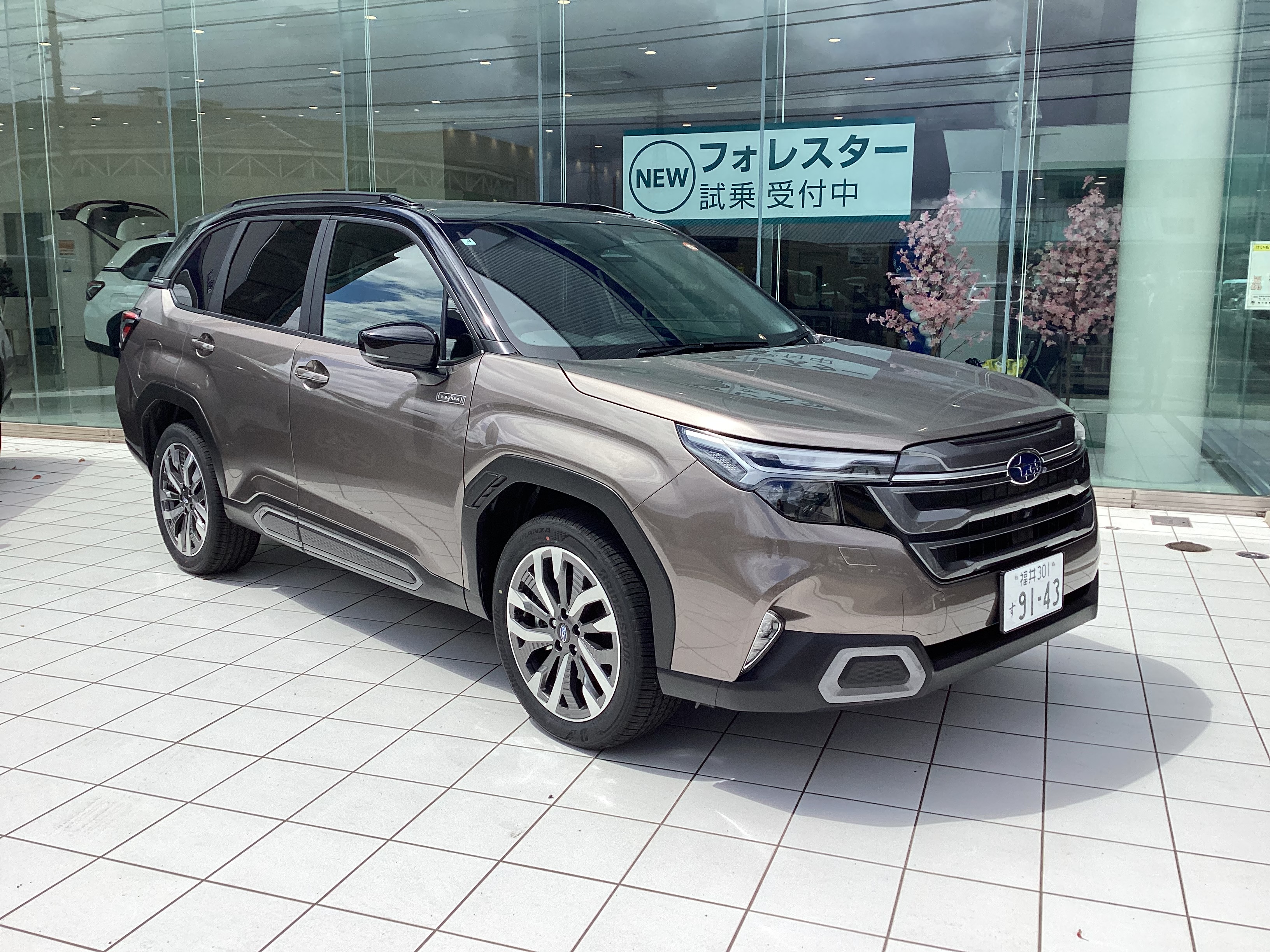 新型フォレスター 試乗車 Premium ストロングハイブリッド
